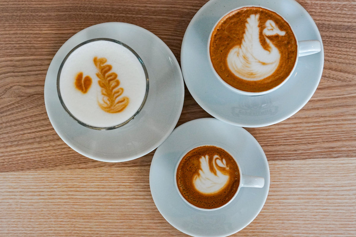 Vergleich: Cappuccino, Latte Macchiato, Flat White und Espresso Macchiato – Unterschiede im Milchanteil