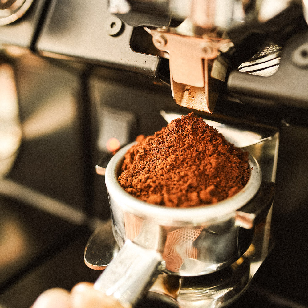 Siebträger und Kaffeemühle richtig reinigen: Gründe, Quick Guides & Intervalle
